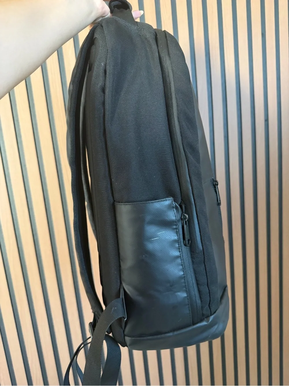 Alphalete Black Men's Sleek Front-Zip Backpack